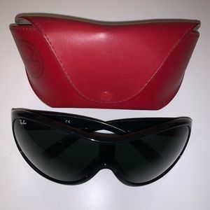 NEW Black Ray Ban Sunglasses With Leather Case!